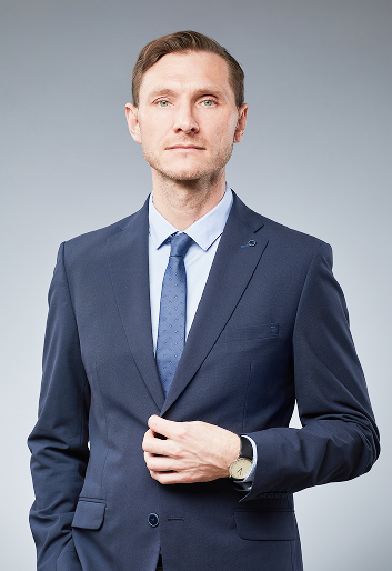 businessman-wearing-suit-grey 1